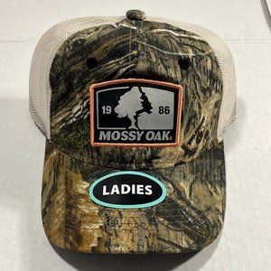 Mossy Oak 1986 Ladies Adjustable Snapback Trucker Style Camouflage Baseball Hat